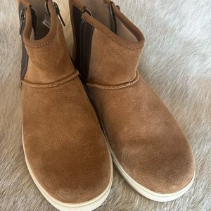 UGG Adler Sneaker Boot Boys Size 6